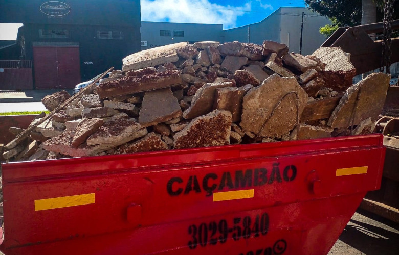 O Que Não Pode Ser Descartado na Caçamba de Entulho (E o que Fazer com Esse Lixo em Maringá